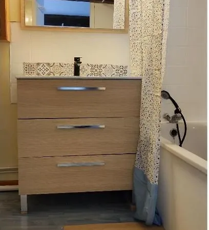 Rare Coin Paisible Pour Escapade Cosy דיז'ון